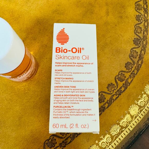 Bio-Oil Skincare Oil for Scars & Stretchmarks, Serum Hydrates Skin NEW - Picture 2 of 6